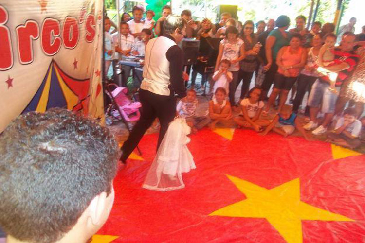 Cachorrinha de noiva no show