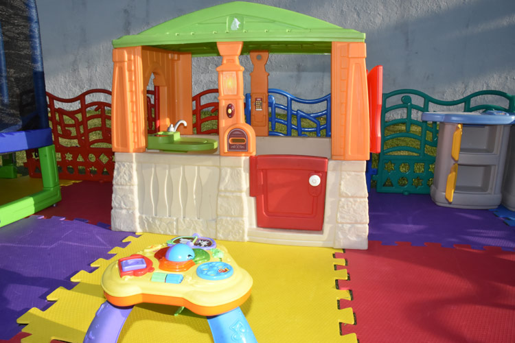 Cercadinho baby com casinha